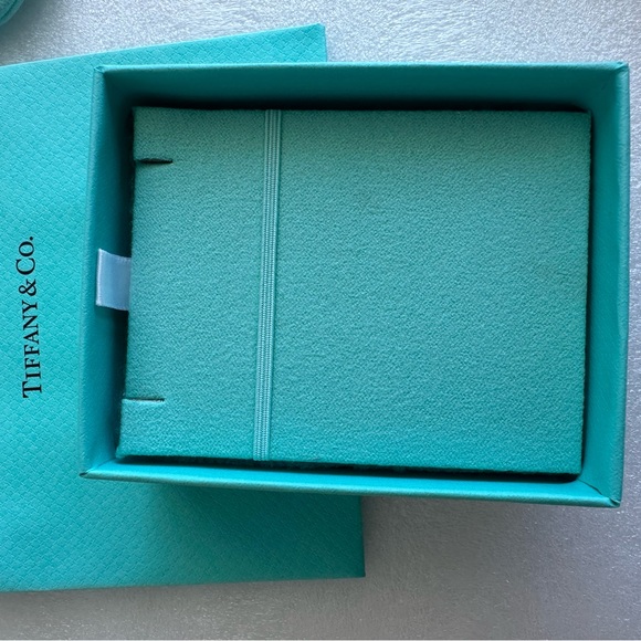 Gift box set 
Necklace box 3” x 3 1/2”
Bag 5” x 6”
Pouch 3” x 3 1/2” - Picture 6 of 6